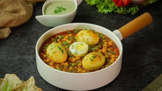 Aanda Chanay with Egg